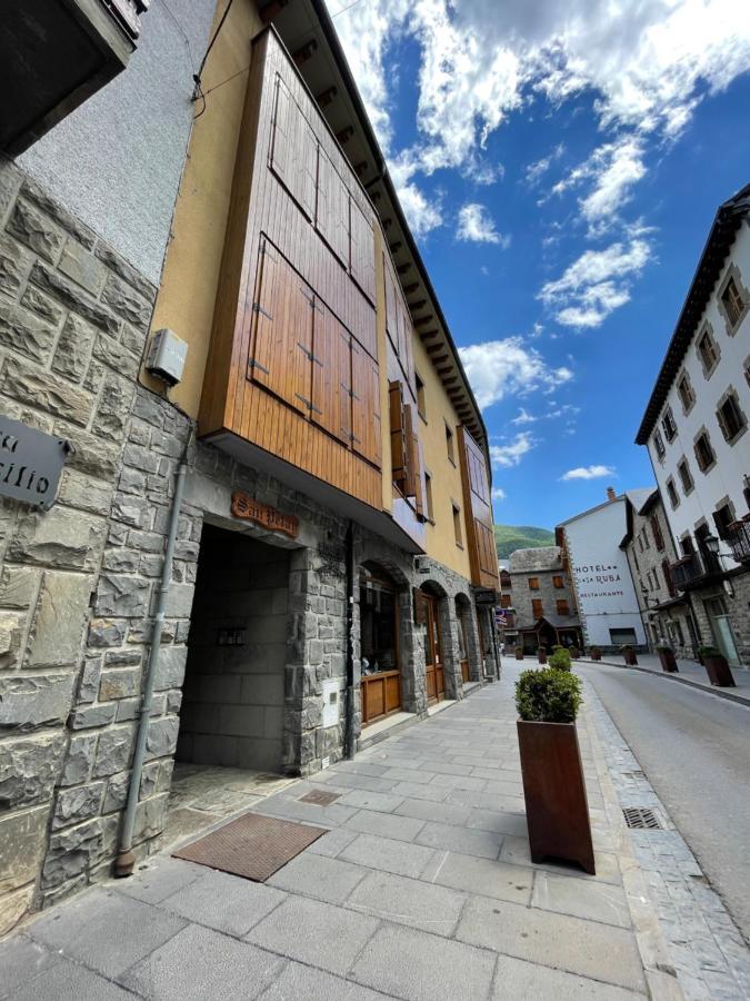 El Atico Nuevo En El Centro Con Ascensor, Garaje, Aire Acondicionado Y Wifi Lejlighed Biescas  Eksteriør billede
